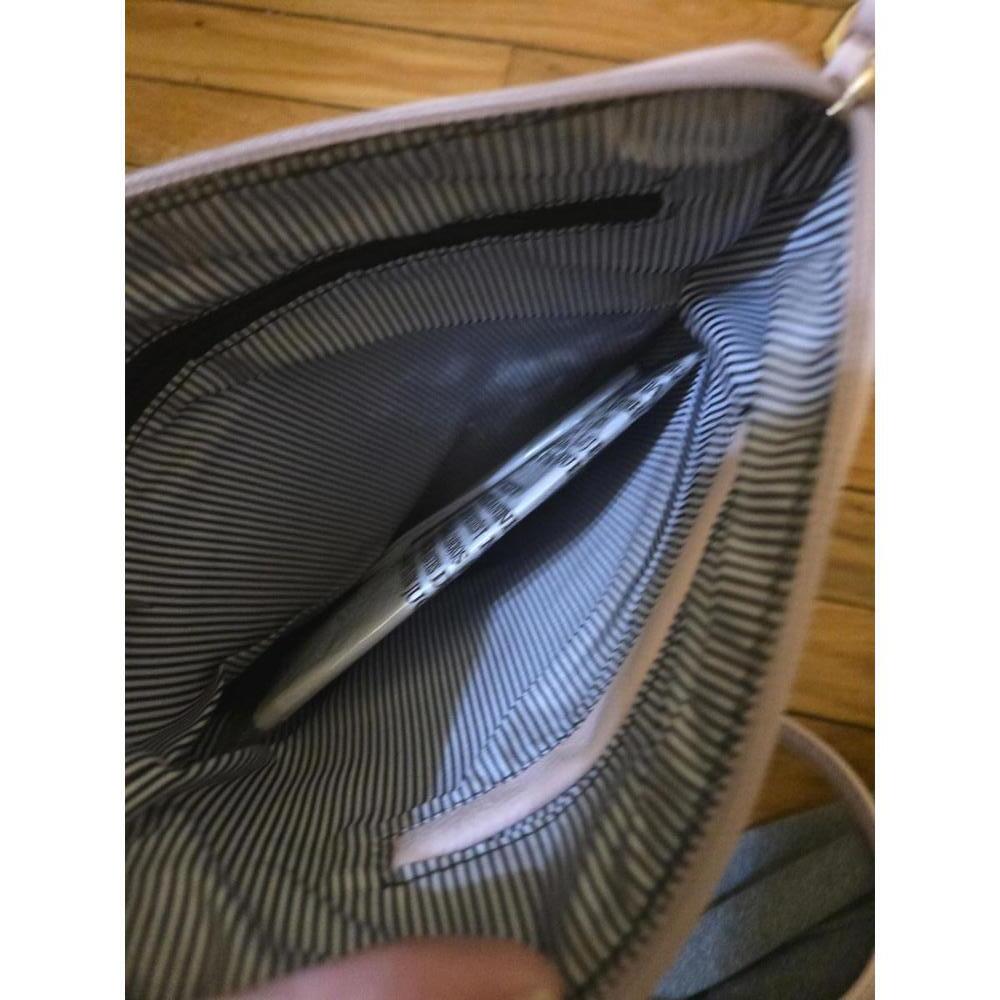 Deluxity PETA-Approved Vegan Crossbody Bag - Picture 3 of 4